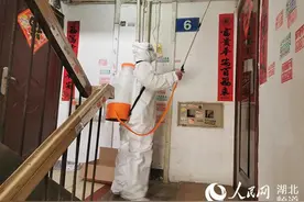年近六旬“叶组长”做居民的“贴心人”图片