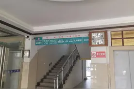 崩溃！女孩拆完绷带发现鼻子歪了！开封这个医院竟无资质……图片