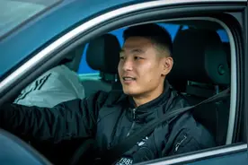 “被迫”上热搜，武磊还在适应偶像包袱图片