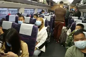 30秒丨回家！独家探访武汉火车站重启日，迎来大量抵汉旅客图片