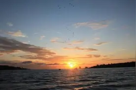 世界上最独特的沙漠，你可能还不信，干旱的沙漠却出现上千个湖泊图片