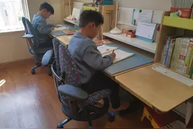 自律自强 从小做起——记朝凤路小学一年级学生李嘉睿 李泽睿图片
