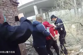心挺大！涉毒男子逃避抓捕藏进水泥管道，然后……睡着了图片
