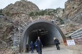 俄媒：疫情扩散，美军重要战略人员赴“末日掩体”夏延山工作图片