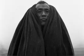 封面人物｜苏呷此色：记录彝族人生活的美图片