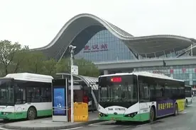 武汉主城区公交线路再恢复36条 已恢复的公交线路达到180条图片