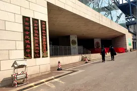 探访济南市全民健身中心有序开放，打球俩钟头消毒一小时图片