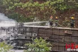 亲历者讲述“T179次列车侧翻”惊魂一刻：当时懵了，腰部受伤图片