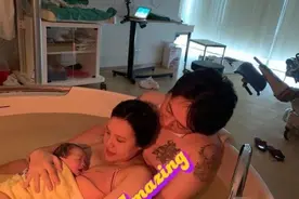 谢依霖产后4天出院，与二胎儿子猫咪同框比可爱图片