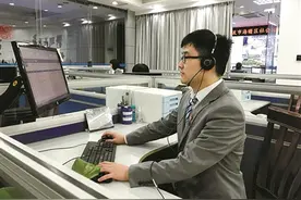 81890接线员：群众有求必应的“百事通”图片