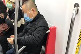 直播回放 |今天起地铁上这7种行为将被约束，杭州地铁上，大家对手机外放吐槽最多图片