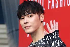 韩国男歌手辉星在公厕晕倒 现场发现多个注射器图片