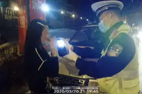 心情不佳 四川自贡女子喝二两白酒上路兜风，醉驾被刑事立案图片