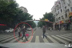 大哥，你竖大拇指的样子真帅图片