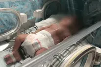“恩恩，回家”！出生时仅1斤1两 四川最小胎龄超早产儿出院视频封面