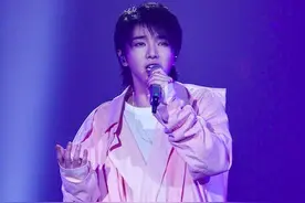 今晚《歌手》迎史上最残酷赛制！华晨宇再唱治愈曲，周深诉说“相思情”图片
