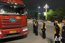 视频｜亮剑！东莞城管联合多部门治理非法泥头车，34个镇街（园区）同步图片