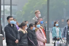 4日，防空警报响彻长沙城图片