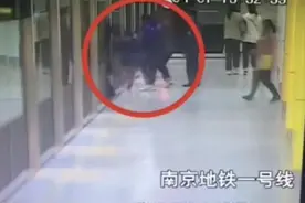 这个粉红色的口罩送给你了图片
