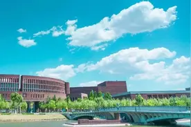 今日9时名师直播！一览天大气质！探寻前沿科学！图片