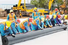 平凡英雄，无限荣光——记武汉火神山、雷神山医院的建设者和维保者们图片