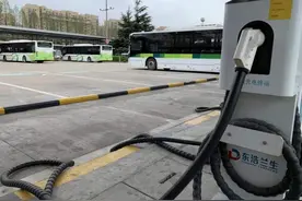 上海新能源公交车“嗷嗷待哺”？久事公交今年将新建1441个充电车位图片