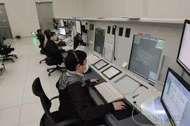 华东空管接力保障援非抗疫物资包机图片