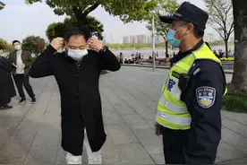 徐汇滨江花好：你赏樱，我护你图片
