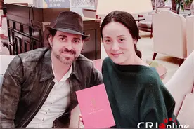 以色列歌手创作抗疫歌曲 致敬武汉人民和世界医务工作者图片
