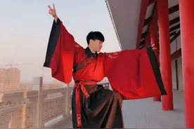 90后“网红”小伙儿刘丁杰 用舞蹈为家乡鹤壁“代言”图片