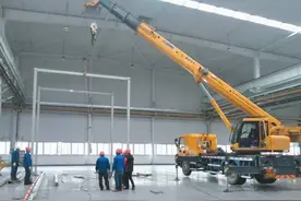 陕汽商用车建设新M3000驾驶室临时装配线图片