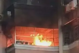 屋里突发大火，10岁姐姐拉着4岁妹妹逃生，接下来的这波操作堪称“教科书级别”图片