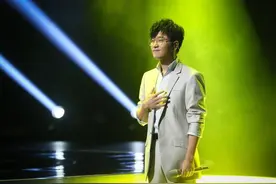 王铮亮携彩虹合唱团别样演绎经典歌曲《再见》图片