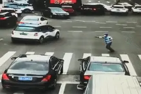 这位外卖小哥，全深圳都在找你图片