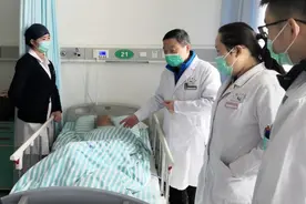 臀部肿物跟随九旬老太10余年！安医四附院帮她“甩包袱”图片