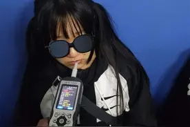 长春90后女司机醉驾宝马！被查后还摆POSE图片