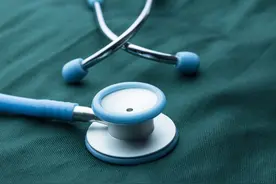 市民开脂肪瘤切除术，结果取出10厘米长活虫……你已不经意吃了生肉，知道吗图片
