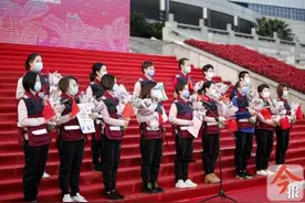 齐飞！支援武汉凯旋日，男护士向女护士求婚了图片