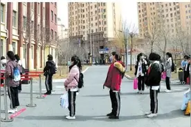 一个班分成俩，4人宿舍2人住！家长：学校已做足“功课”，我们一定做好后勤保障图片