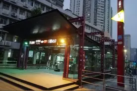 广州地铁三号线岗顶站D口恢复通行图片