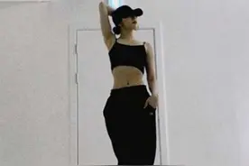 IZ*ONE成员李彩演SNS发照 完美身材抢眼图片