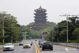 献给奋战在抗疫一线的军队医护人员：沧海横流，方显英雄本色图片