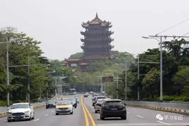献给奋战在抗疫一线的军队医护人员：沧海横流，方显英雄本色图片