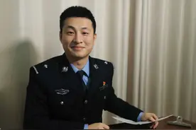直播回放 | 小飞机刷起来！杭州高颜值警察小哥哥直播首秀，带货防诈宝典图片