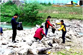 慈利择义汽修当好河道“清道夫”图片