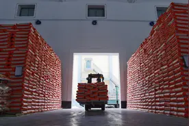到底用不用囤粮？我们去北京粮库、面粉加工厂看了看图片