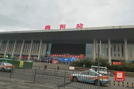 现场直击！绵阳至北海首趟直达动车出发啦……图片