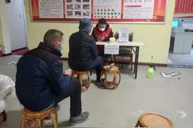 绿城通老年卡线上年审难住不少老年人！多亏了有他们 ……图片