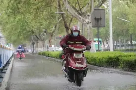 雨雪+雷电+霰（xiàn）+霜冻齐聚河南，你个假春天！别慌，明起坐上升温小火箭……图片