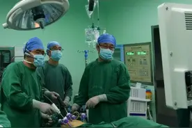 滨医烟台附院腹腔镜下小孔补大洞，患者一天就出院图片